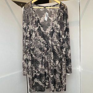 NWT Torrid Snakeskin‎ Print Crossover Mesh Surplice Babydoll Top